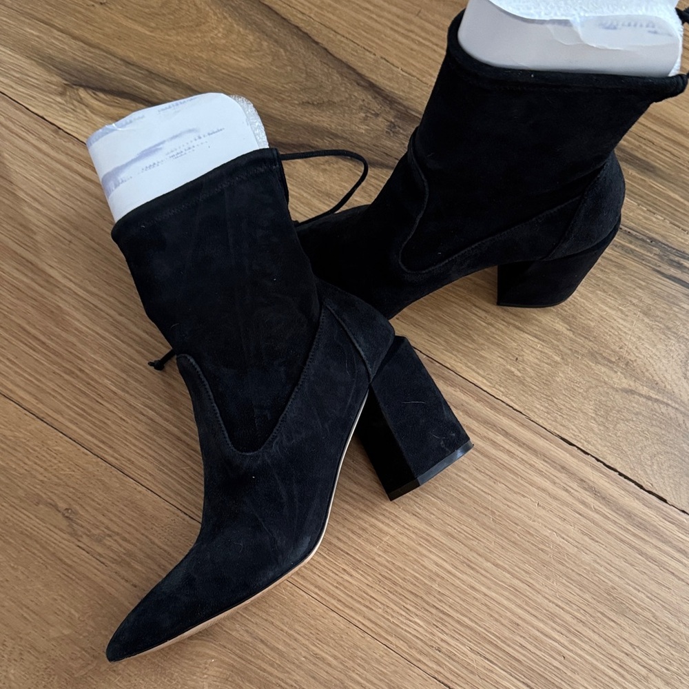 Stuart Weitzman Black Heeled suede boots